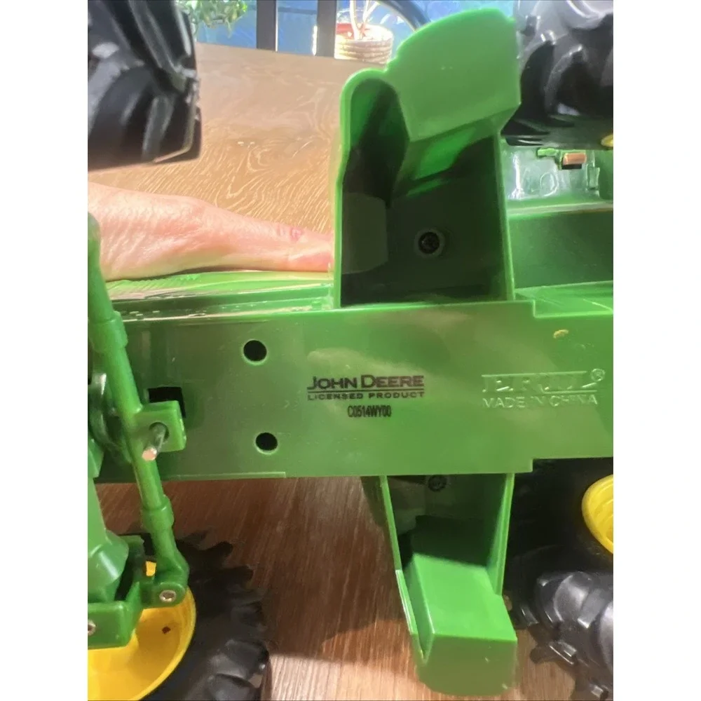 JOHN DEERE TRACTOR Ertl 10